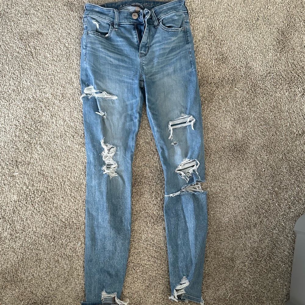 American Eagle Outfitters Light Blue Distressed Skinny Jeans